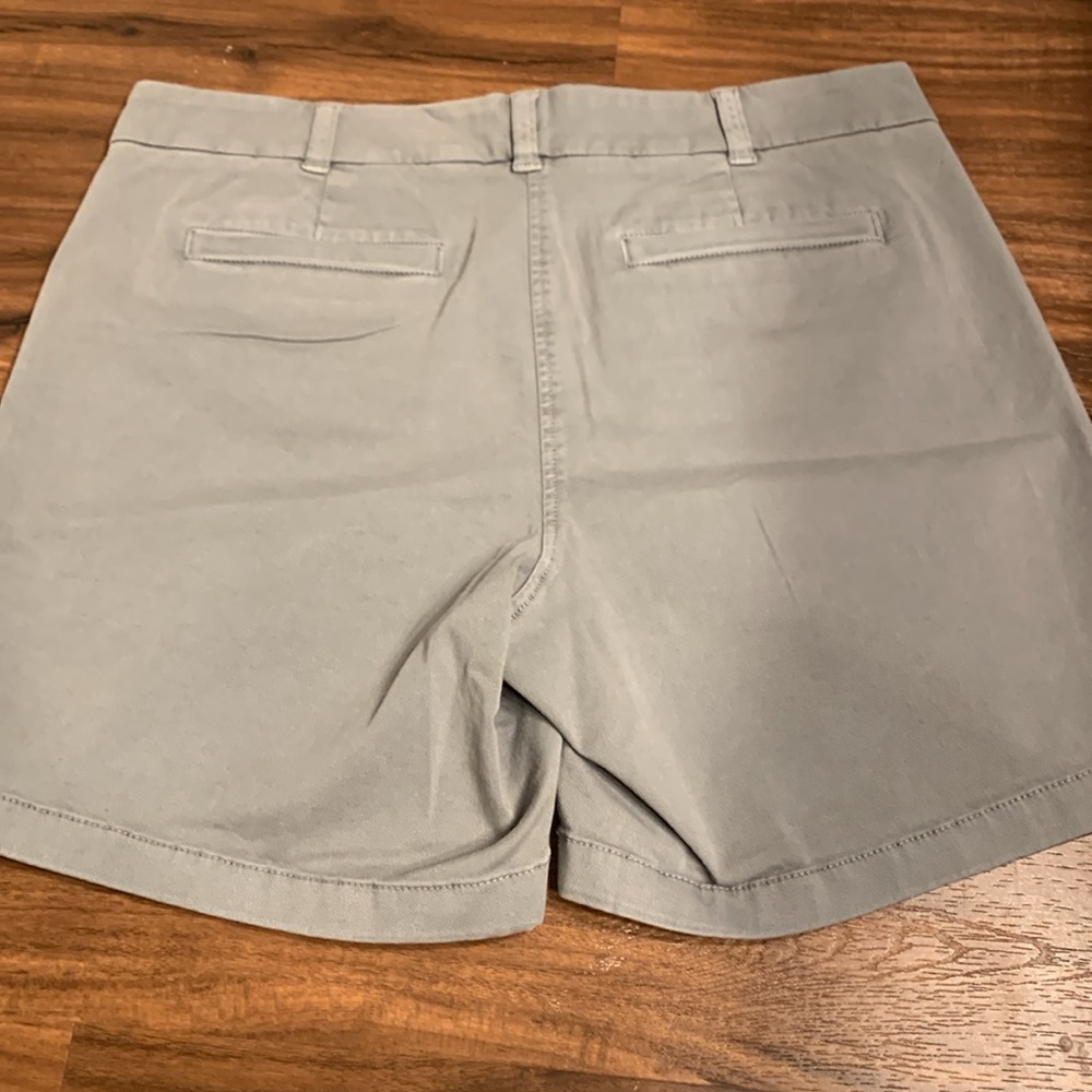 New with tags J.Crew shorts, size 12, gray khaki. Style H5809 - Picture 6 of 7